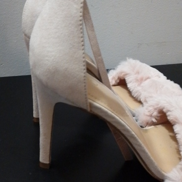 Heels - Picture 5 of 6